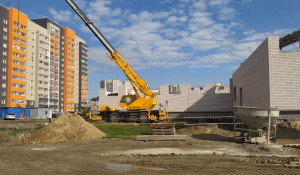 В Барнауле продолжается строительство школы в квартале 2011 Индустриального района.