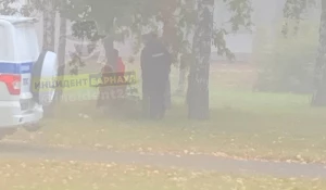 В Барнауле под деревом нашли труп женщины