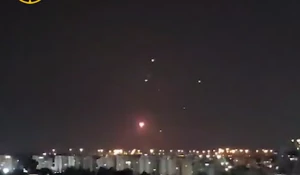 ХАМАС выпустило ракетный залп по аэропорту Бен-Гурион в Тель-Авиве.
