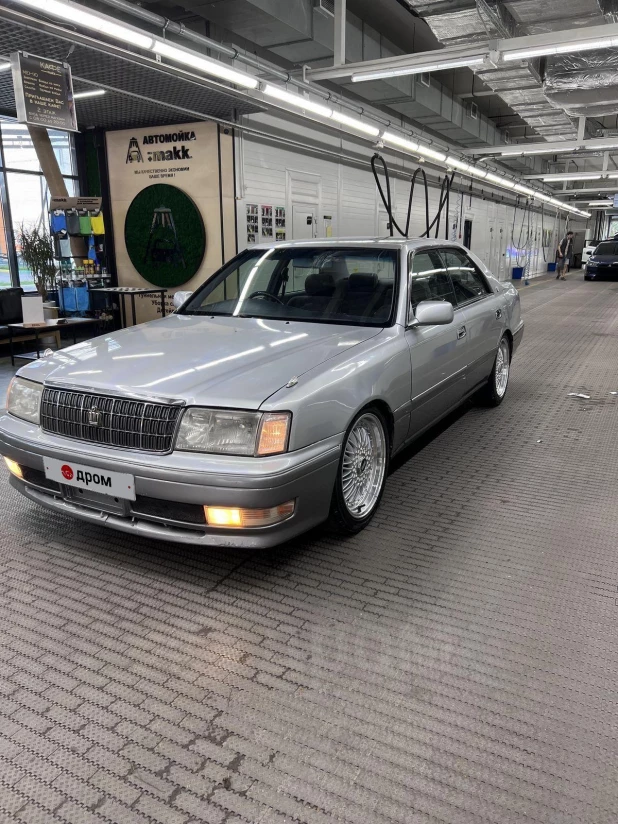 Раритетную Toyota Crown продают в Барнауле за 630 тыс. рублей.