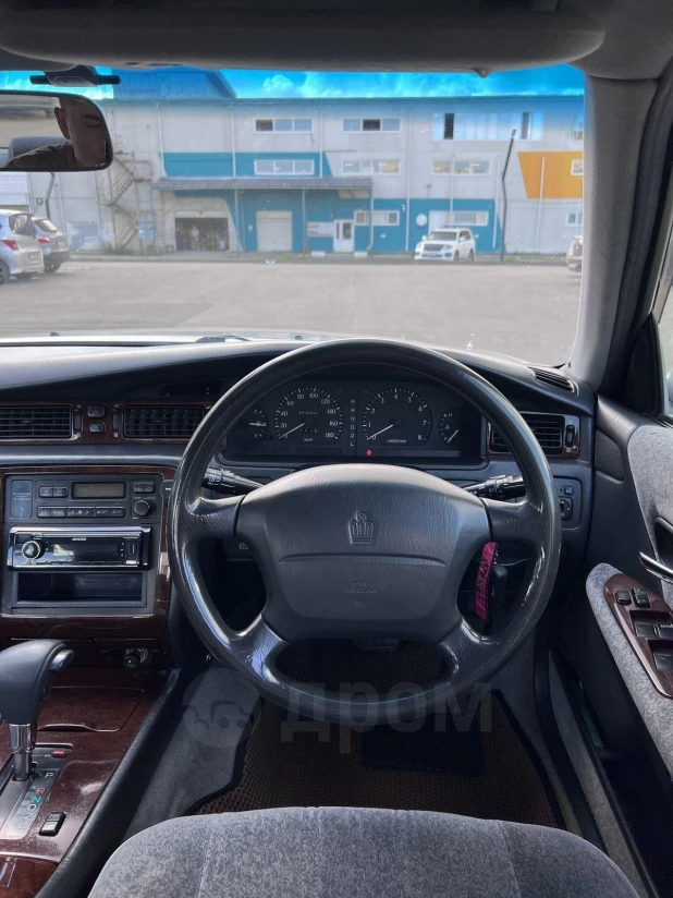 Раритетную Toyota Crown продают в Барнауле за 630 тыс. рублей.