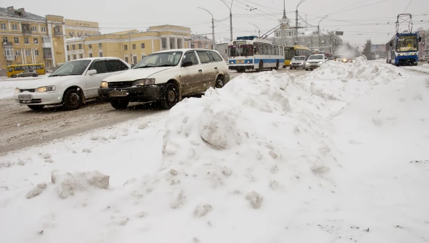 Последствия снегопада в октябре в Барнауле. 2016 год.