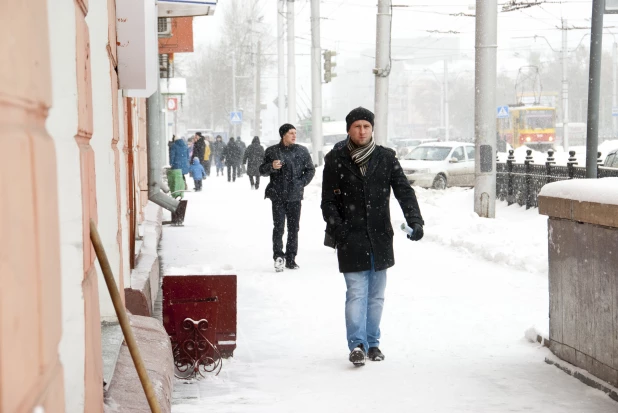 Последствия снегопада в октябре в Барнауле. 2016 год.