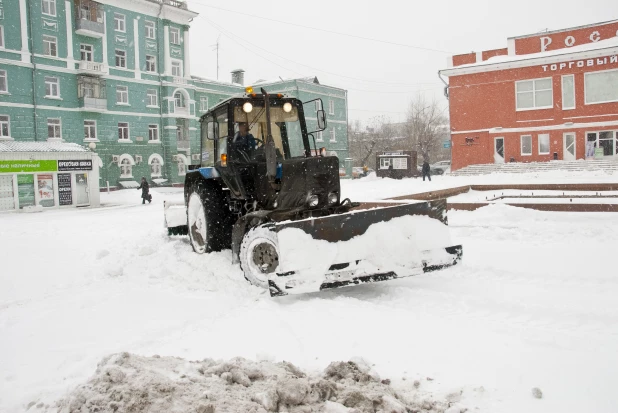 Последствия снегопада в октябре в Барнауле. 2016 год.