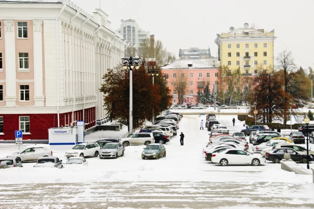 Последствия снегопада в октябре в Барнауле. 2016 год.