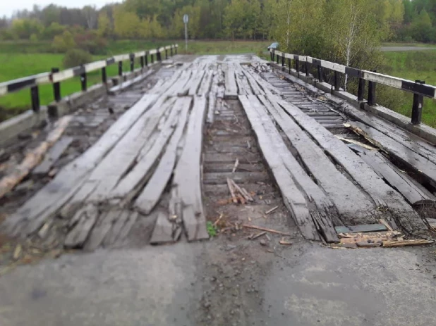 Мост в Тогульском районе