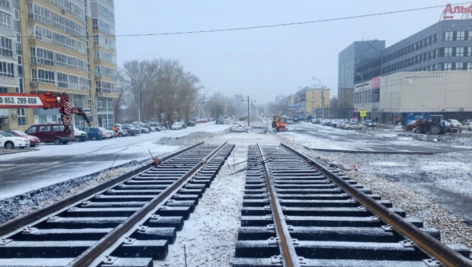 В Барнауле завершили бетонирование путепровода на проспекте Ленина.