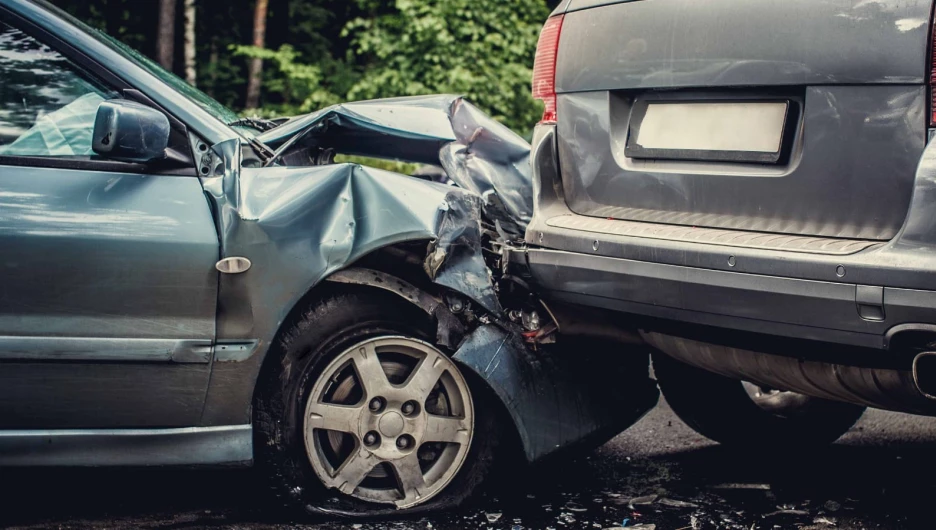 Из-за чего «молодые» водители чаще всего попадают в аварии и как их избежать