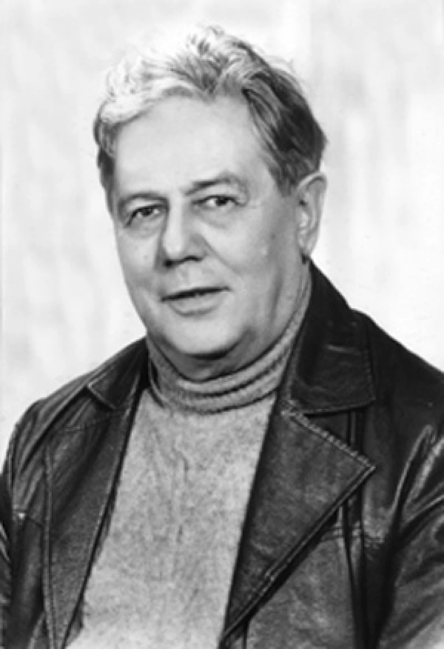 Писатель Марк Юдалевич.