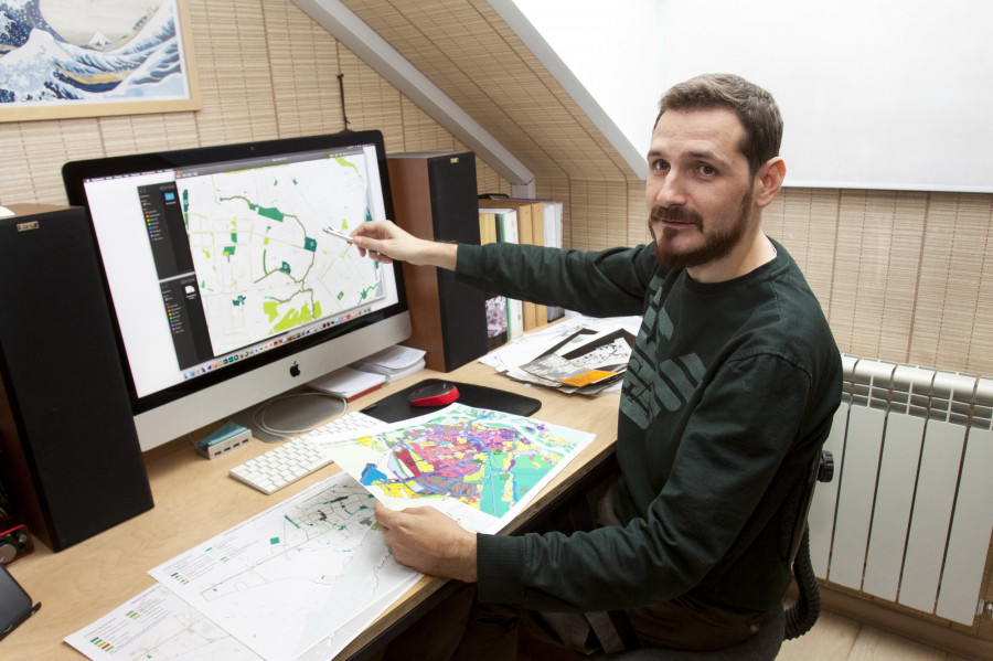 Архитектор Андрей Атаджанов рассказывает о зеленом каркасе.