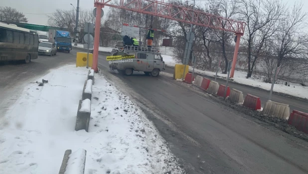 В Барнауле временно ограничен въезд на Старый мост 