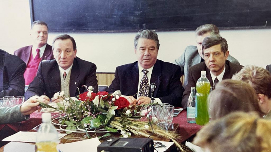 Справа налево: Лев Коршунов, Рэм Вяхирев.