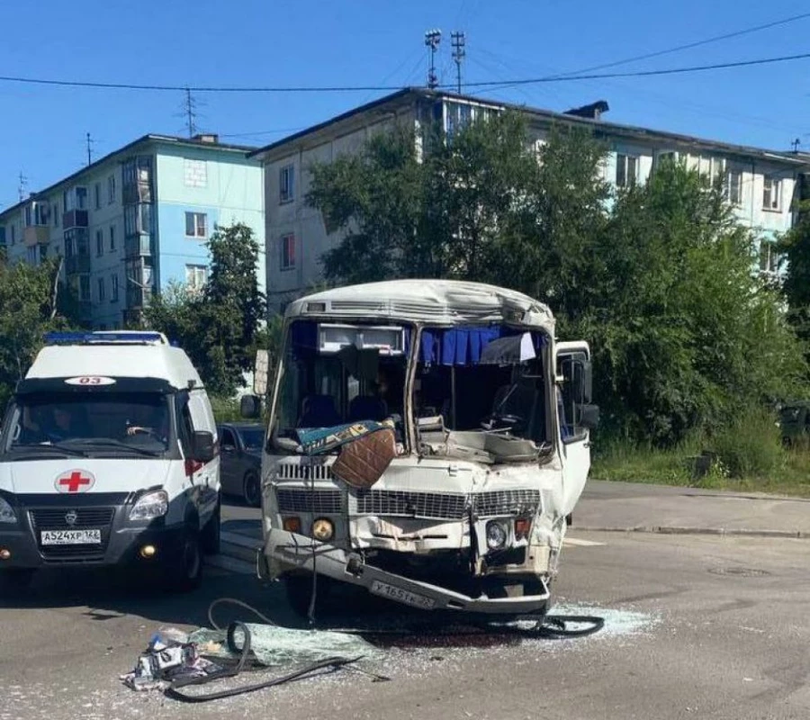 Аварийные ситуации возникают и при поездке в автобусах, троллейбусах и трамваях.