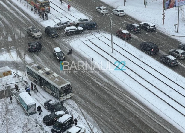 Массовое ДТП в Барнауле