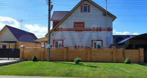 Четырехуровневый коттедж продают в Барнауле за 26,9 млн рублей. 