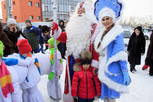 как в Барнауле отмечали день рождения Деда Мороза в 2018 году. 