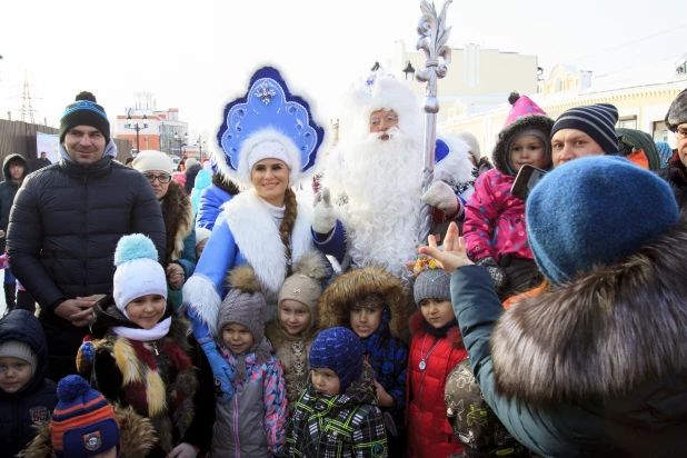 как в Барнауле отмечали день рождения Деда Мороза в 2018 году. 