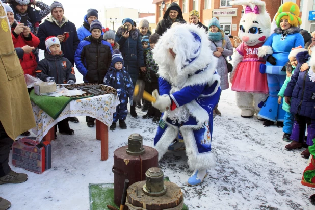 как в Барнауле отмечали день рождения Деда Мороза в 2018 году. 