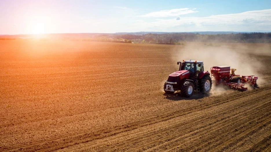 Россельхозбанк составил рейтинг тракторов для фермерских хозяйств.
