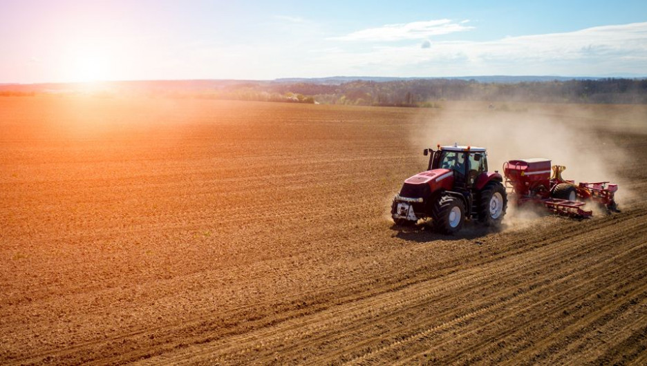 Россельхозбанк составил рейтинг тракторов для фермерских хозяйств.