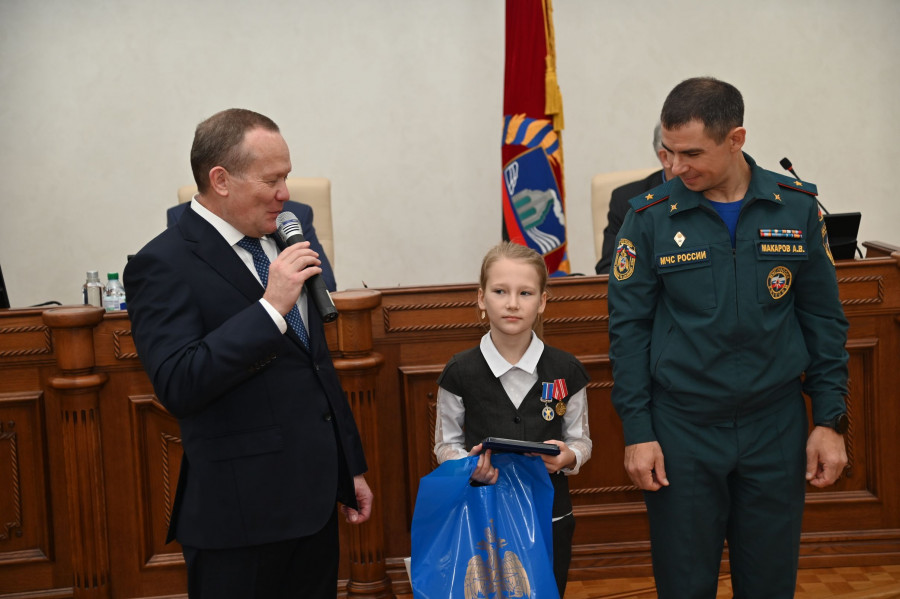 Марину Любухину наградили медалями «За проявленное мужество» и «За спасение при пожаре».