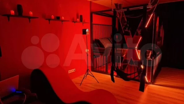 Квартиру для любителей БДСМ-утех с кандалами и большим креслом сдают в Барнауле.