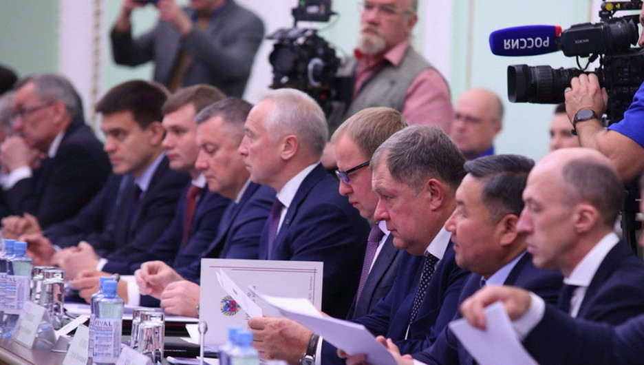 Виктор Томенко принял участие в совещании по вопросам обеспечения нацбезопасности в регионах Сибири.