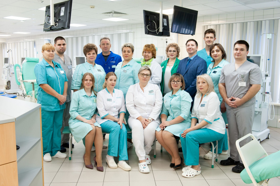 ОП Барнаул, общее фото сотрудников в диализном зале.
