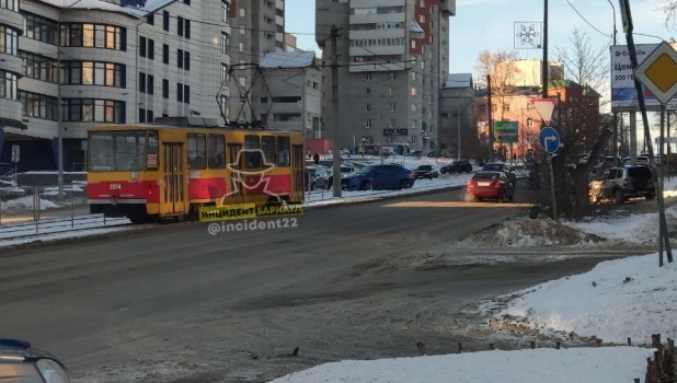 Авария на трамвайных путях в Барнауле