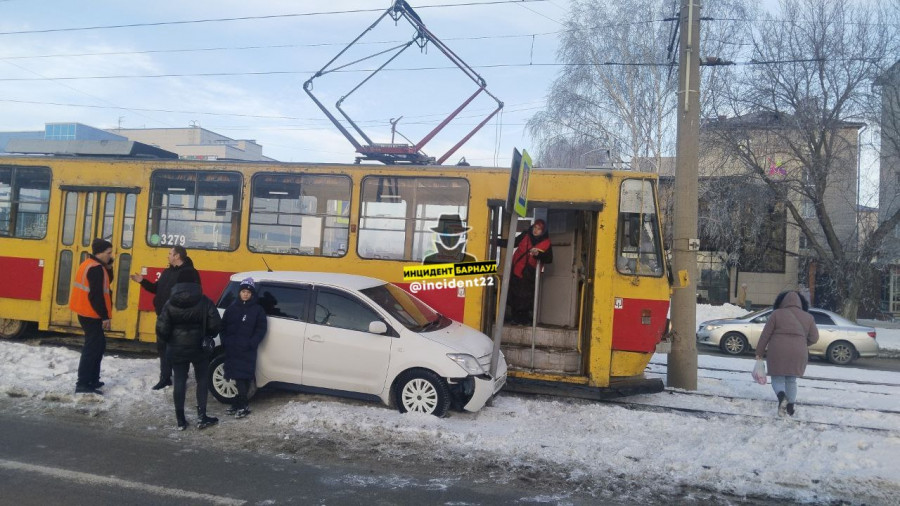 Авария в Барнауле 24 декабря.