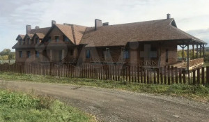 В Алтайском крае продают огромный особняк за 39,7 млн рублей. 
