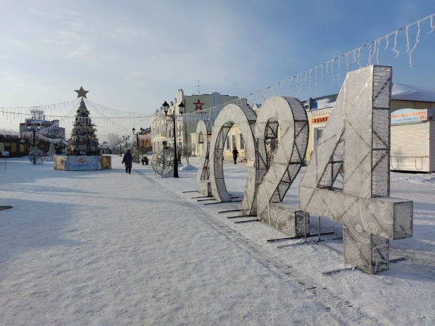 Новогодний городок на ул. Мало-Тобольская. 