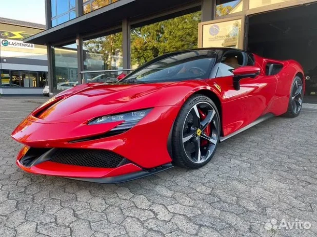 Свеженький Ferrari продают в Сибири за 61 млн рублей. 