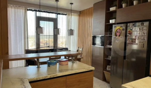 Двухэтажная трешка с сауной в центре Барнаула продается за 20,6 млн рублей. 