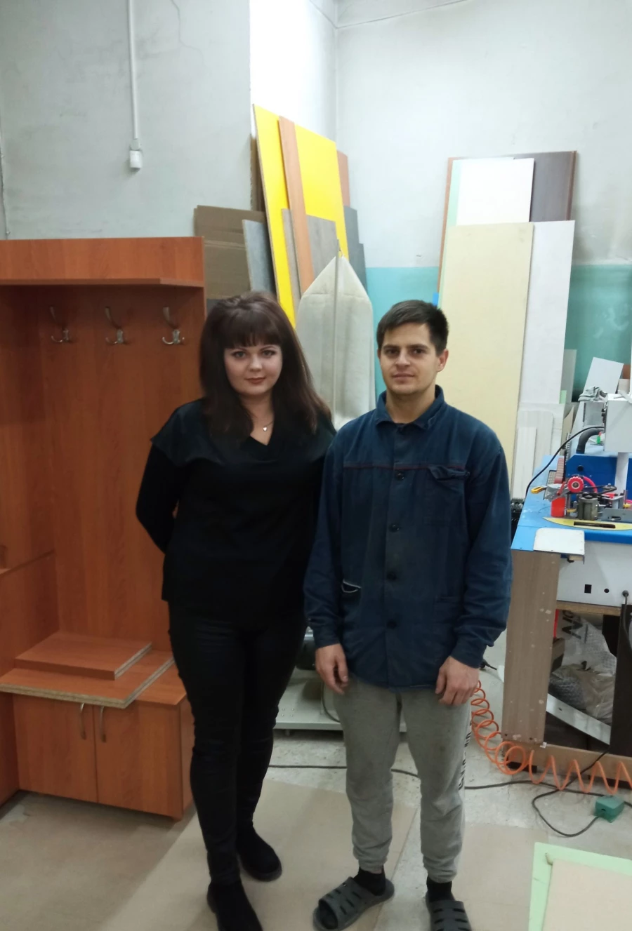Индивидуальный предприниматель Юлия Лазун и Евгений, сборщик мебели.