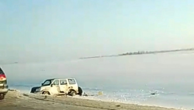 В Алтайском крае автомобиль съехал в кювет.