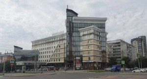 На пр. Ленина, 39 продают этаж в торгово-офисном центре "Проспект". 