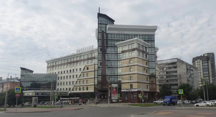 На пр. Ленина, 39 продают этаж в торгово-офисном центре &quot;Проспект&quot;. 