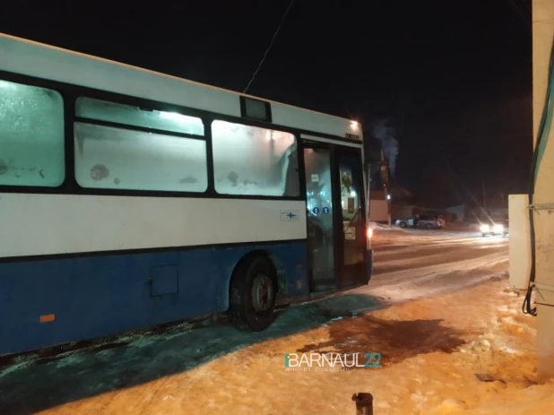 Жители Барнаула возмущены поведением водителей общественного транспорта. 