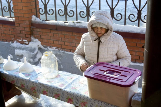 Богоявленская вода в Покровском соборе