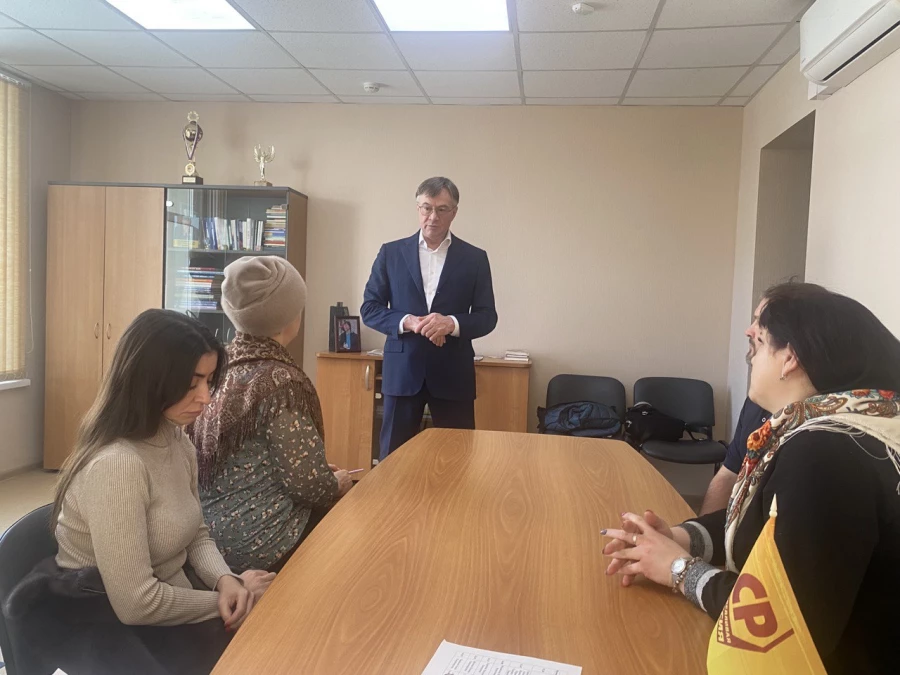 Жители Алтайского края на личном приеме у депутата Госдумы Александра Терентьева.