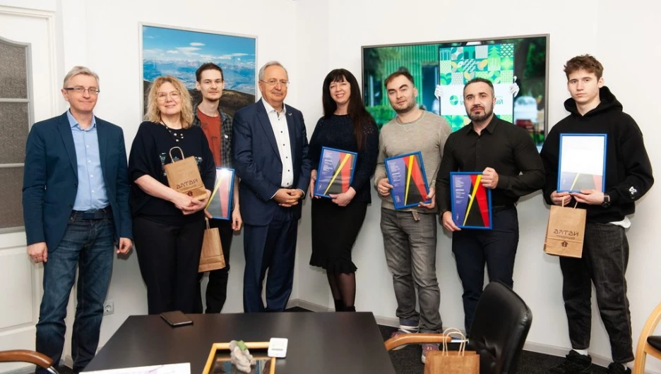 Комитет ТПП Алтайского края по рекламе наградил дипломами «За позитивный вклад» лучшие инициативы креативной сферы региона. 