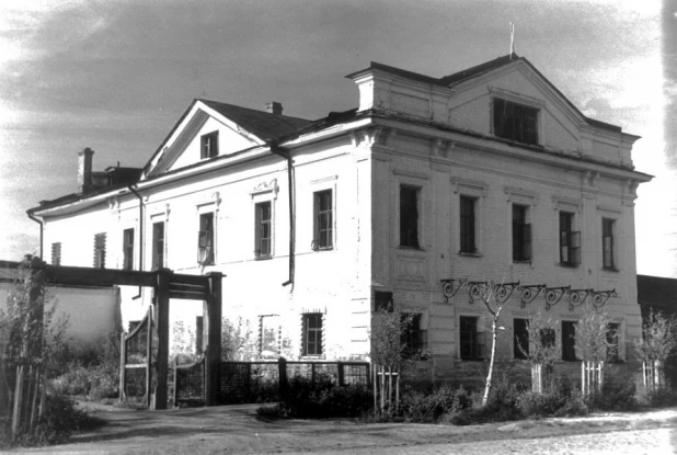 Мариинский детский приют для девочек-сирот. 1950-е гг.