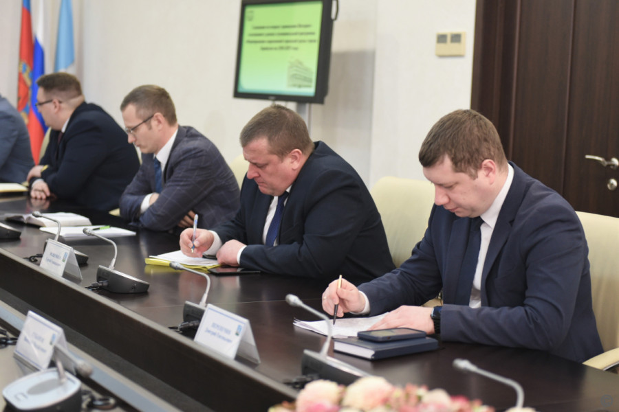 Совещание по подготовке и организации в Барнауле всероссийского онлайн-голосования по выбору общественных территорий для благоустройства в 2025 году.