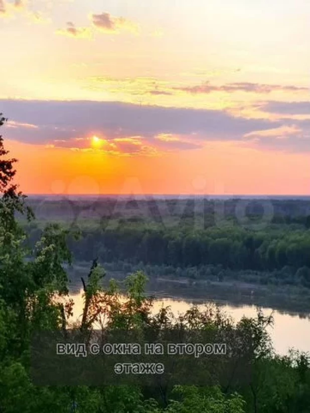 Уютную дачу с видом на реку продают загородом Барнаула за два млн рублей. 