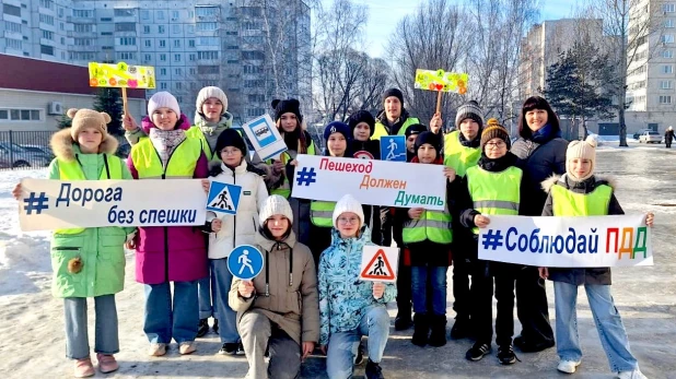 Со световозвращающими элементами пешеход становится более заметен на дороге в темное время суток, а значит, находится в большей безопасности.