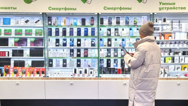 В Сибири в этом году чаще всего в качестве подарка мужчинам к 23 февраля выбирали внешние портативные аккумуляторы.
