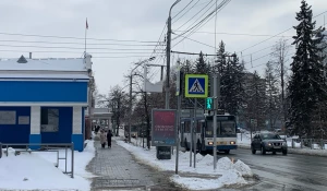 Отсутствие светофора на пересечении ул. Никитина и пр. Ленина. 