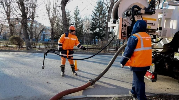 Барнаульский водоканал за два месяца 2024 года уже устранил 848 засоров на сетях канализации.