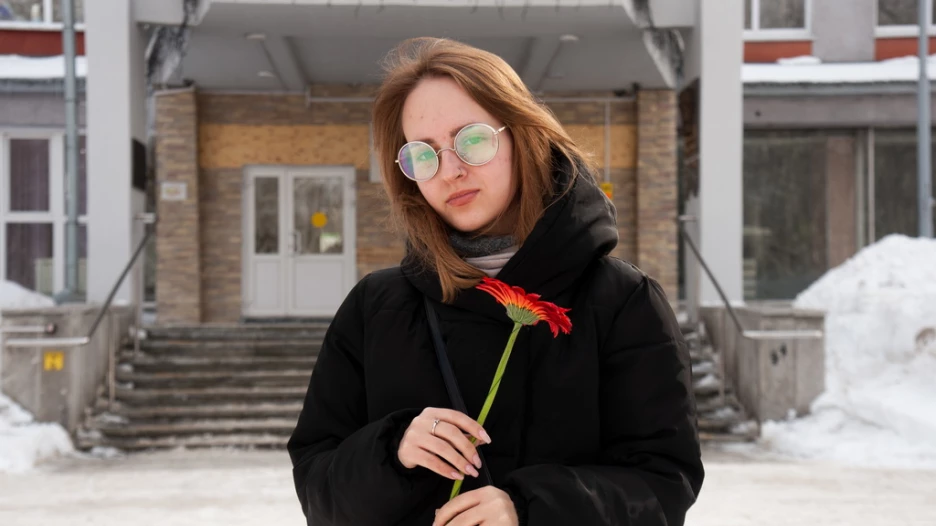 Девушки на улицах Барнаула. 8 марта 2024 год. 